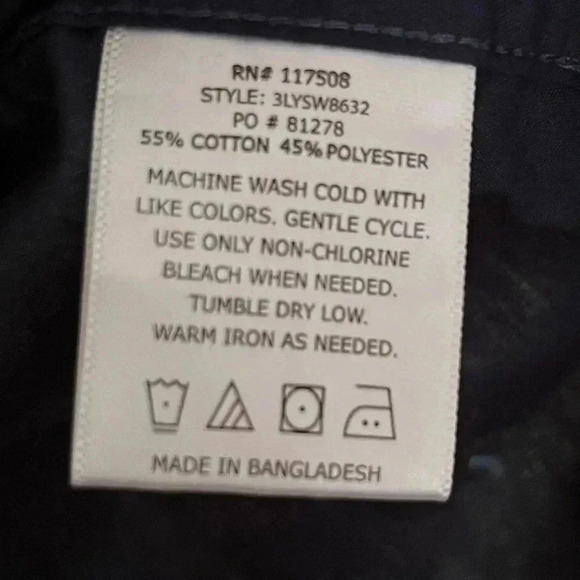 XL Levi’s Mens Button down Navy Aztec Print Shirt - Picture 3 of 3